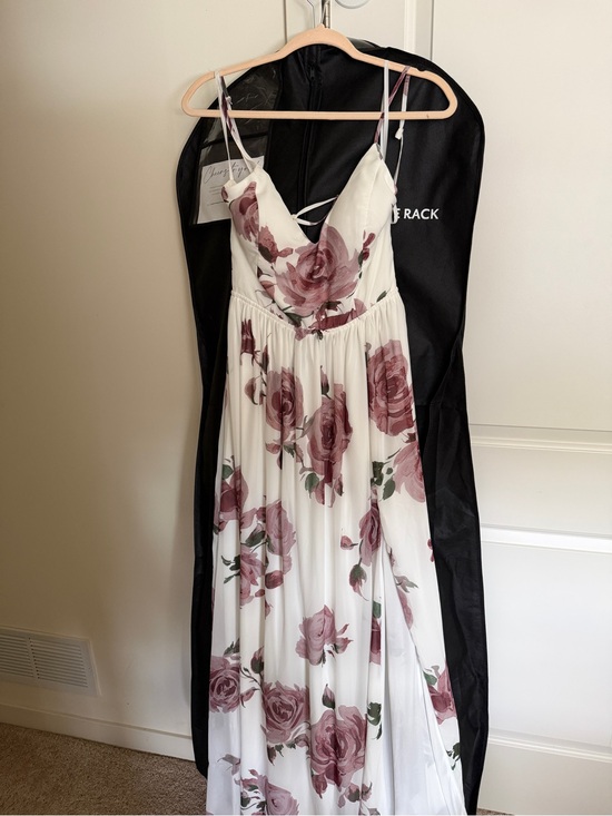 Windsor Dresses & Skirts - Windsor White Maxi Dress with Mauve Rose Print